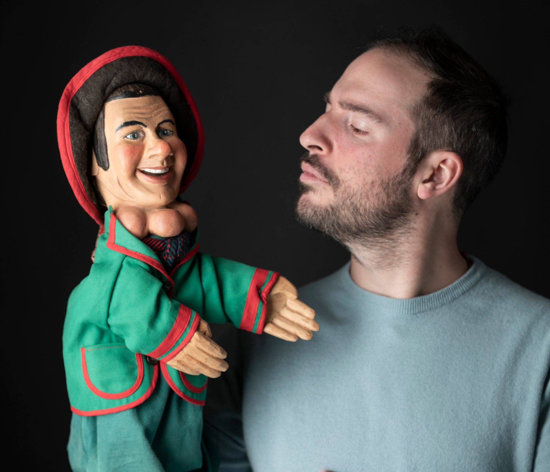 Filippo Caccamo con burattino artigianale